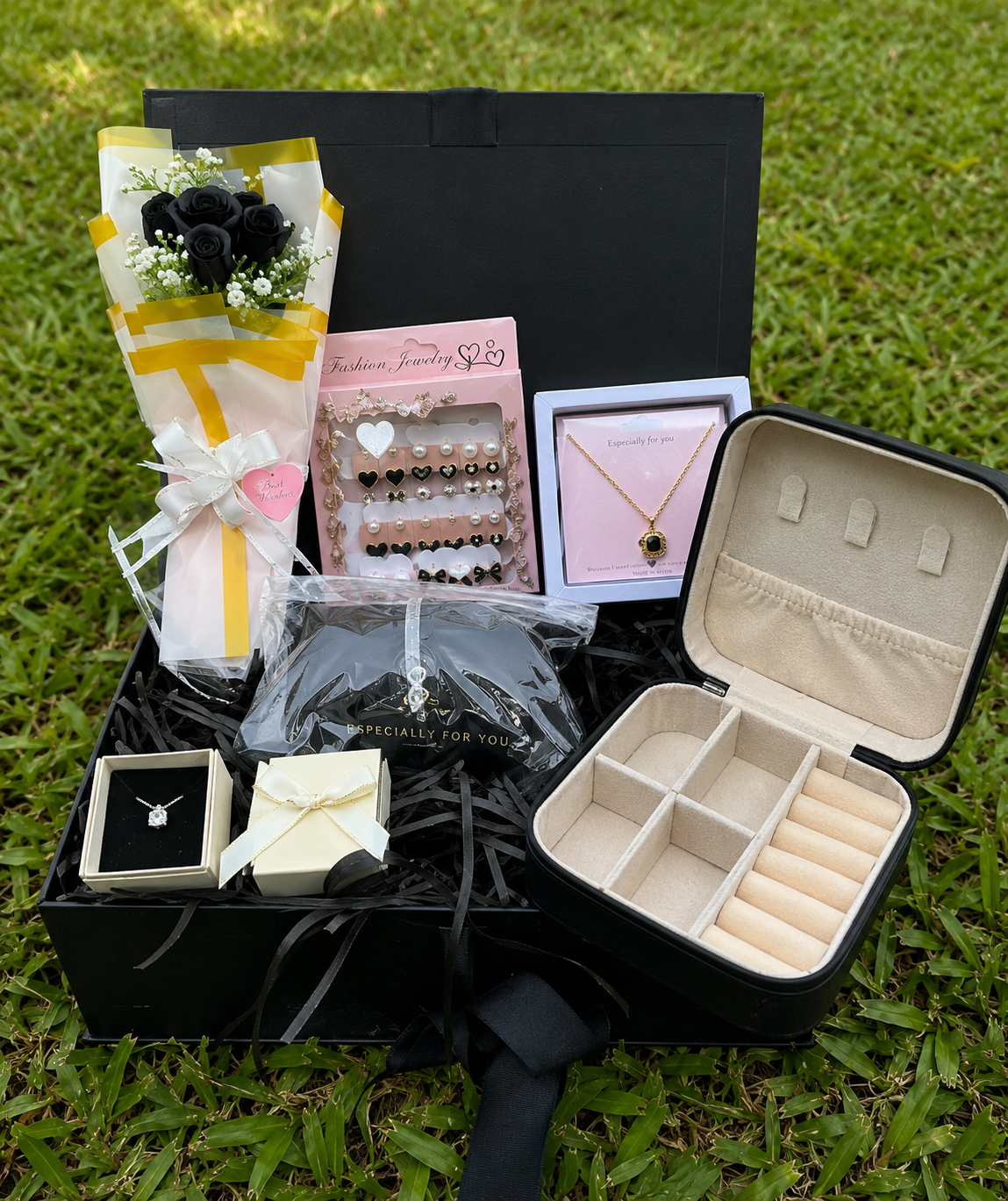 Premium Gift Box for Her – All-in-One Women’s Day Special Present Hamper